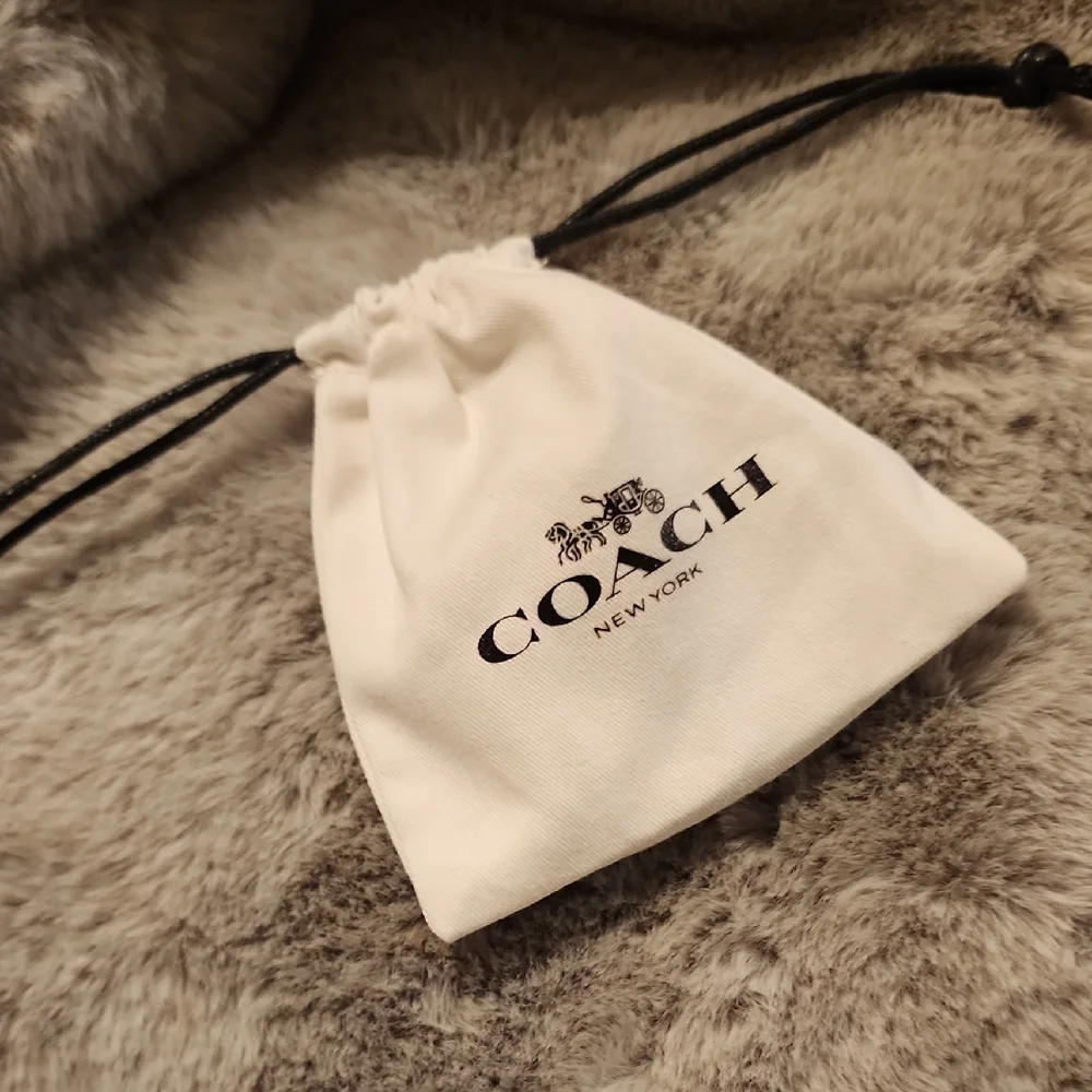 Coach Green Stud Earrings - Picture 4 of 6